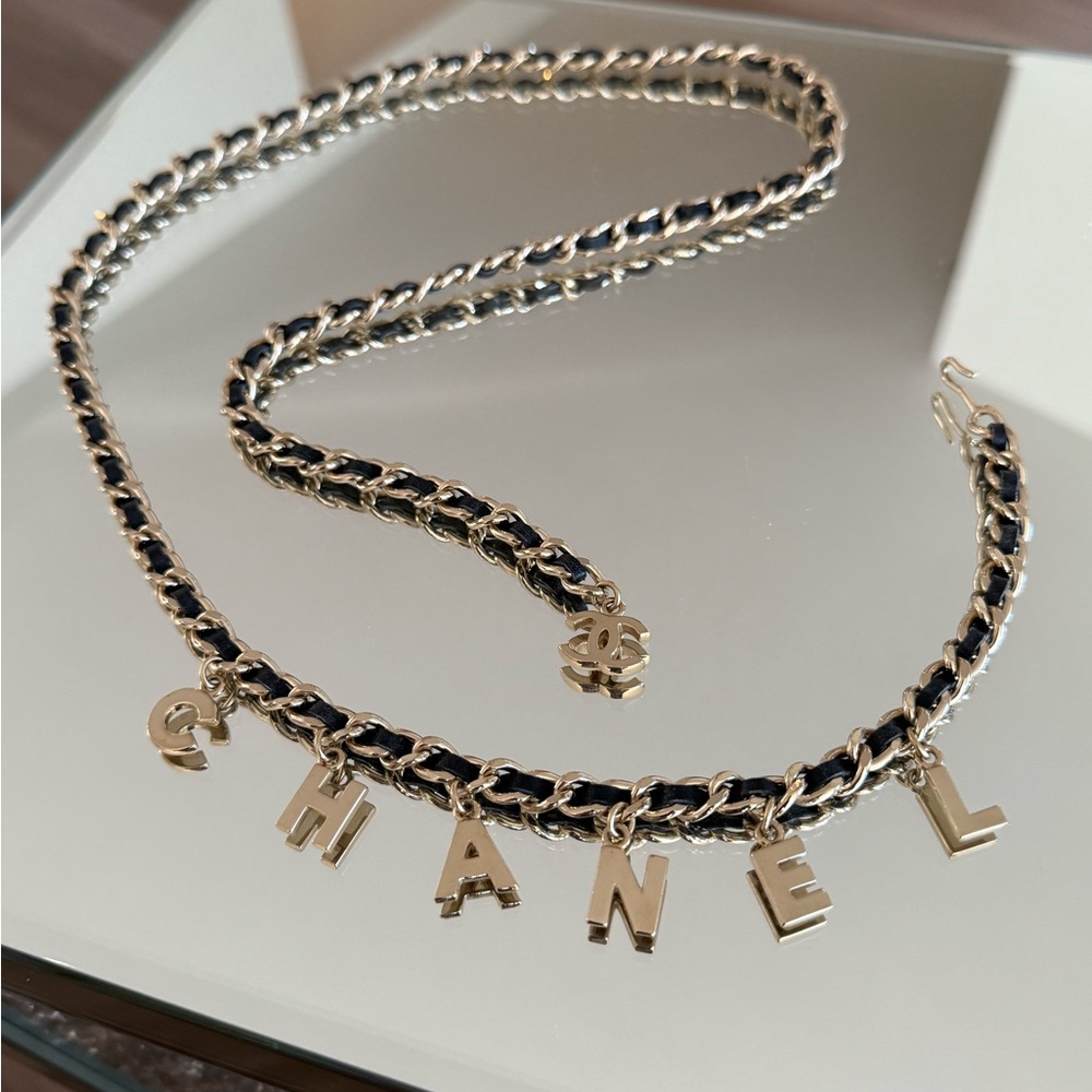 Chanel Black Leather & Gold Chain Belt – One Size